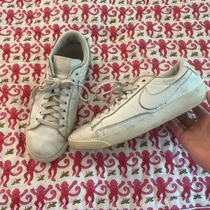 NIKE BLAZER LOW